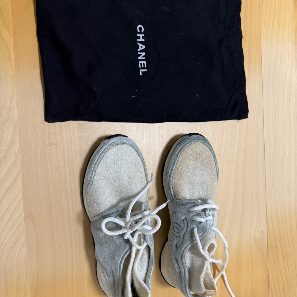 CHANEL Glittering Cream Sneakers